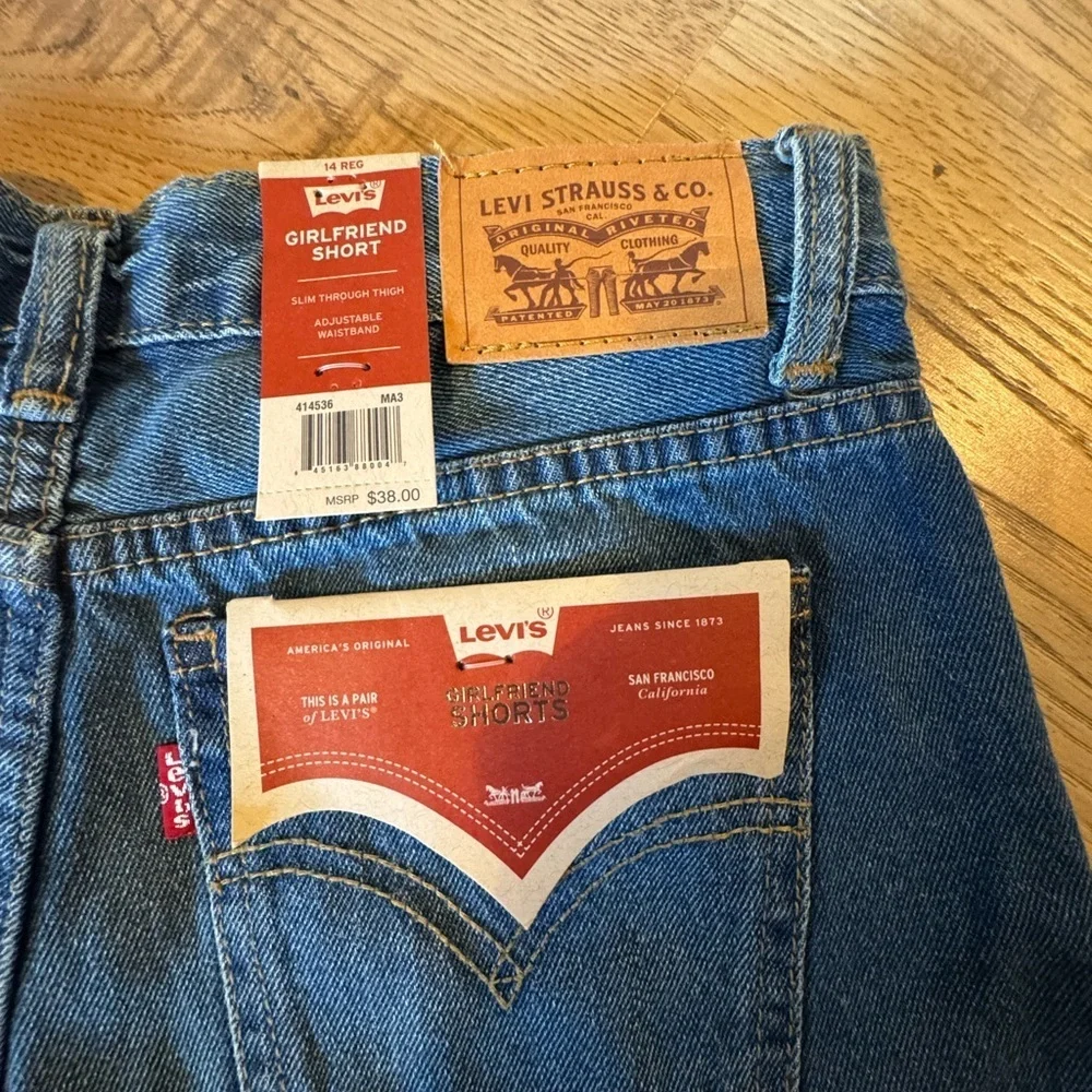 Levi’s Girls Girlfriend Denim Shorts Cuffed Adjustable Waist Size 14 NWT